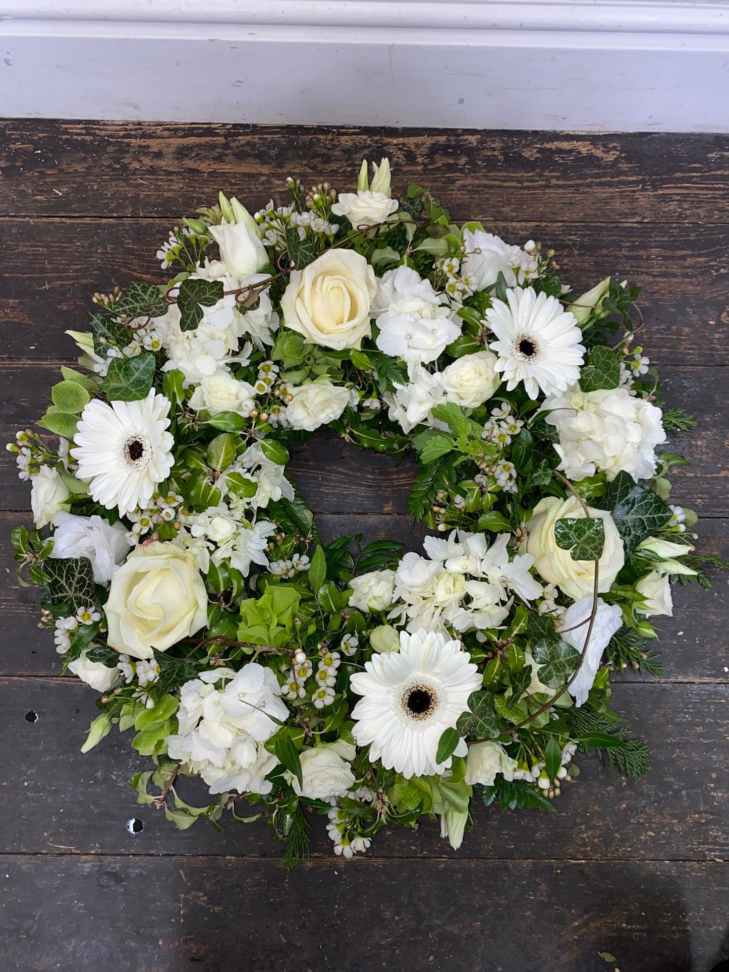 White Wreath 118