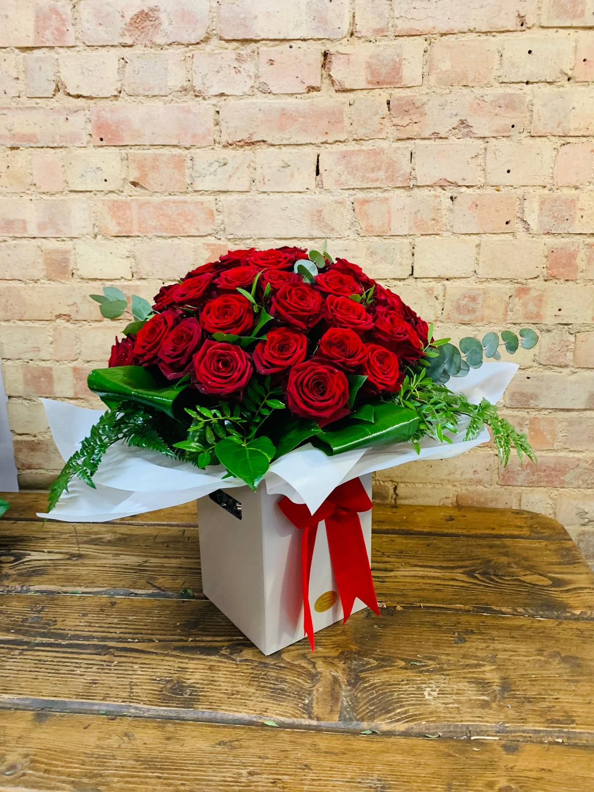 Julia 24 - Quality Red Rose