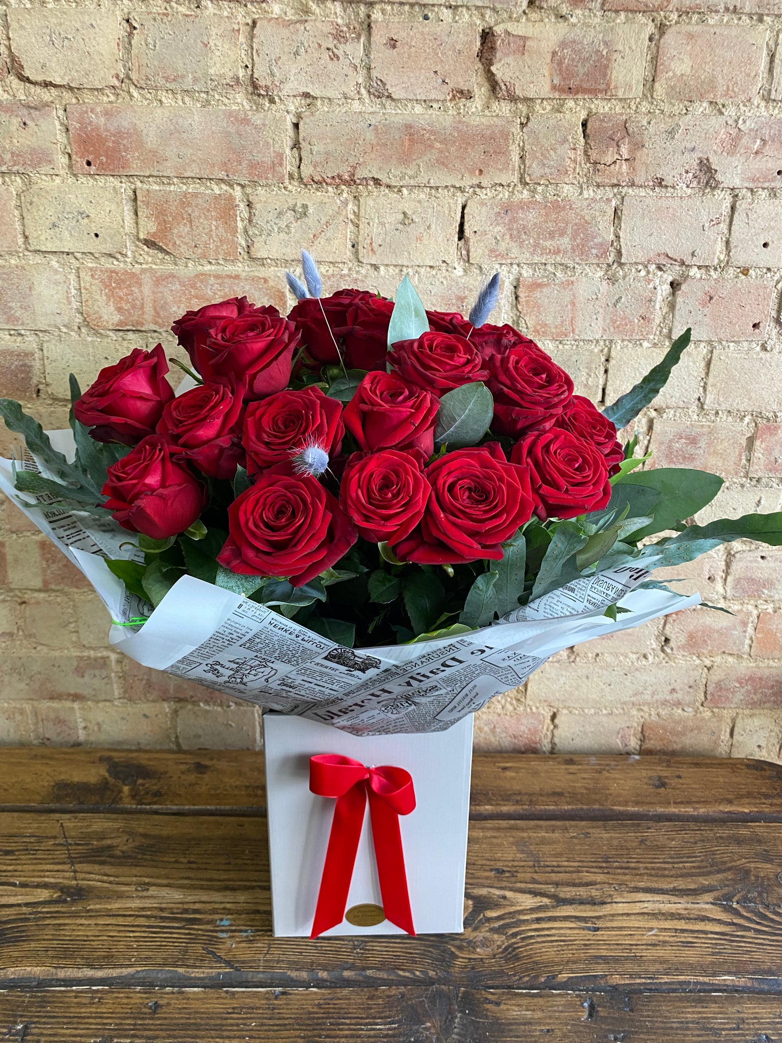 27. Julia 24 - stems Quality Red  Rose