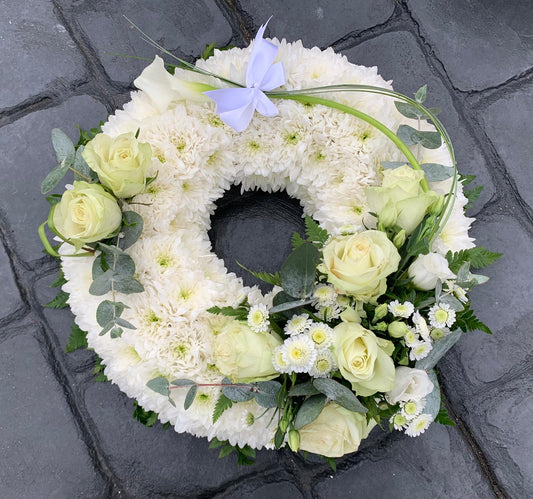 191 Chrysanthemum based wreath