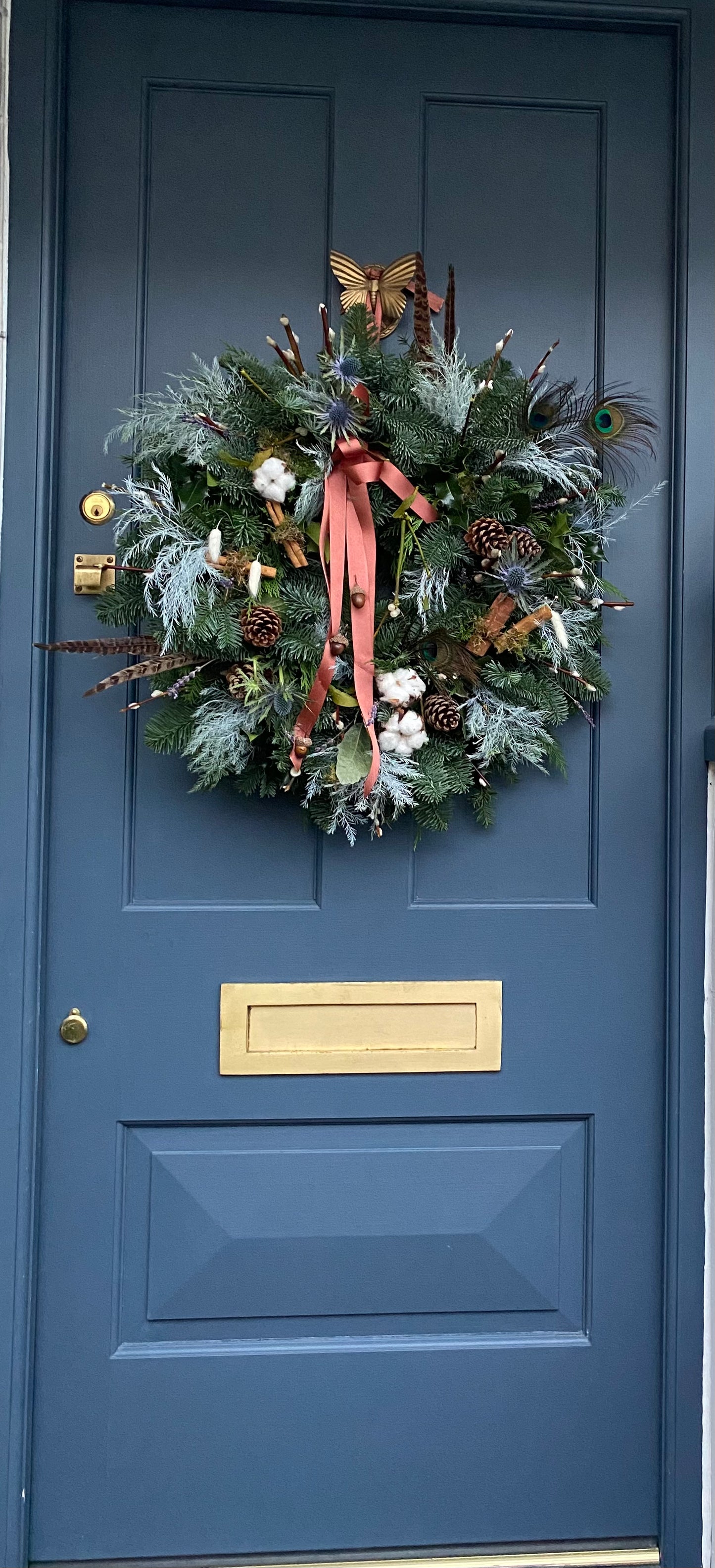 6. Door wreath . Natural ,